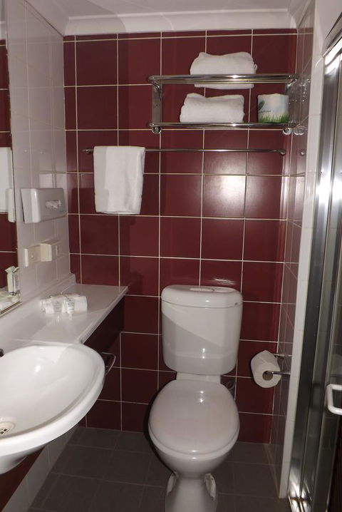 Hotel Hacienda - Accommodation Gladstone 23