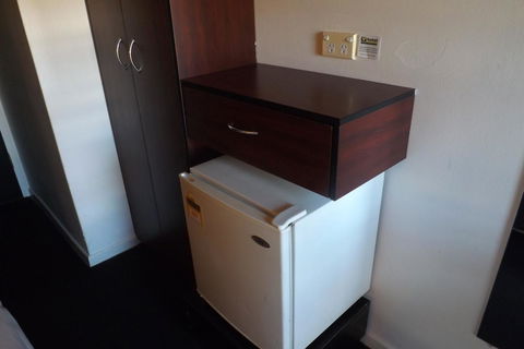 Hotel Hacienda - Accommodation Gladstone 22