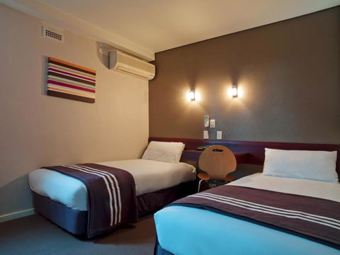Hotel Hacienda - Accommodation Gladstone 14