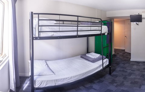 Big Backpackers Hostel - Accommodation Gladstone 19
