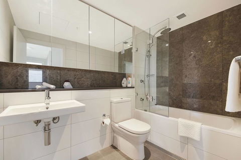 Stunning Sunset Water View 2BEDs On High Rises - Accommodation Gladstone 10