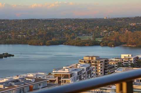Stunning Sunset Water View 2BEDs On High Rises - Accommodation Gladstone 7