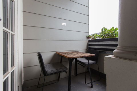 The Lucky Hotel - Accommodation Gladstone 27