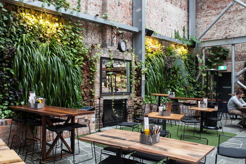 The Lucky Hotel - Accommodation Gladstone 12