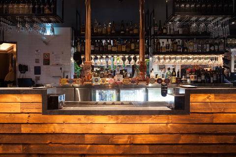 The Lucky Hotel - Accommodation Gladstone 37
