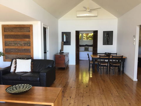 Swan Bay Hideaway - Accommodation Gladstone 11