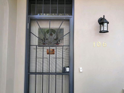 Cozy 5 Bed House In Sydney - Accommodation Gladstone 9