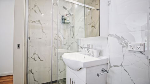 Cozy 5 Bed House In Sydney - Accommodation Gladstone 16