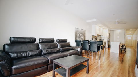 Cozy 5 Bed House In Sydney - Accommodation Gladstone 6