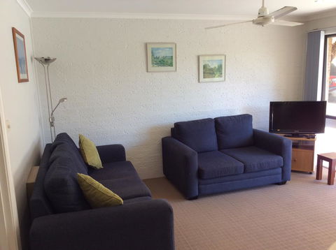 Como Lodge - Accommodation Gladstone 23