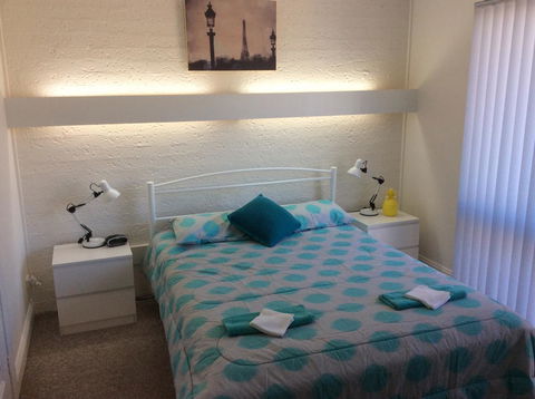 Como Lodge - Accommodation Gladstone 0