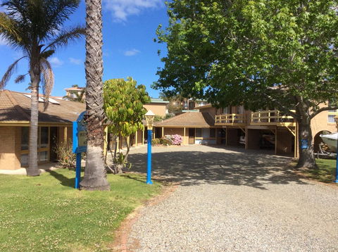 Como Lodge - Accommodation Gladstone 1
