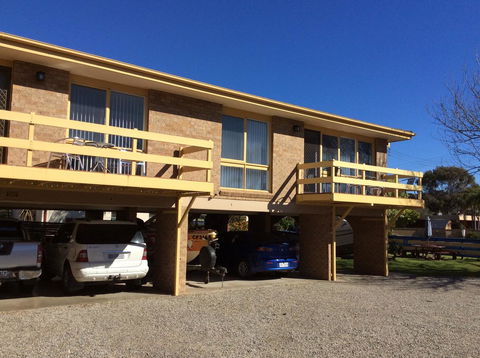 Como Lodge - Accommodation Gladstone 7