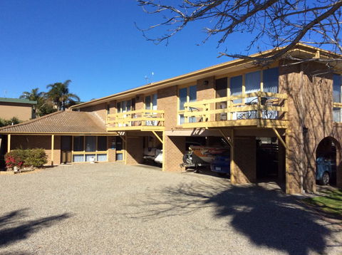 Como Lodge - Accommodation Gladstone 9