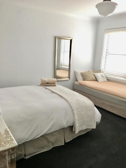 99 Hill Street Apartments - Accommodation Gladstone 5