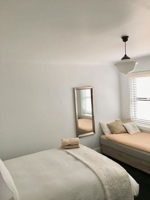 99 Hill Street Apartments - Accommodation Gladstone 6