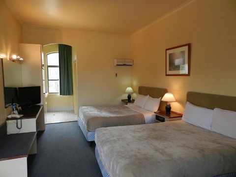 Prince Of Wales Hotel - Accommodation Gladstone 3