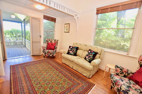 Dangal Gardens - Accommodation Gladstone 10