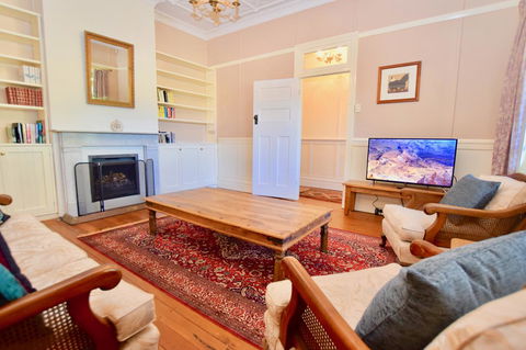 Dangal Gardens - Accommodation Gladstone 7