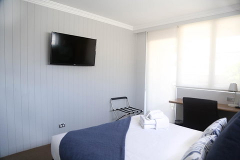 The Blenheim - Accommodation Gladstone 1