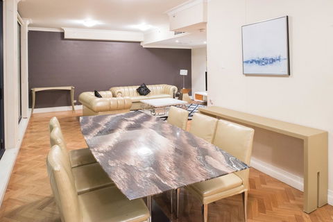 Seasons Harbour Plaza - Accommodation Gladstone 9