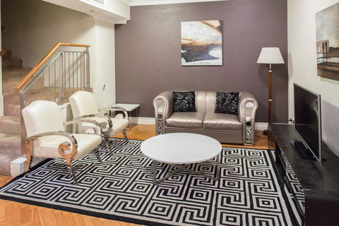Seasons Harbour Plaza - Accommodation Gladstone 17