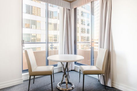 Seasons Harbour Plaza - Accommodation Gladstone 1