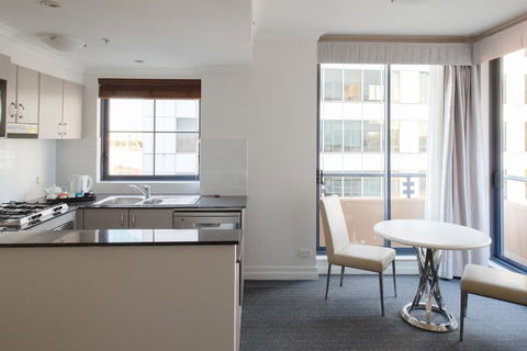 Seasons Harbour Plaza - Accommodation Gladstone 2
