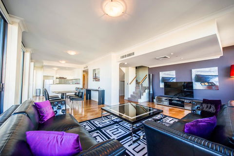 Seasons Harbour Plaza - Accommodation Gladstone 28