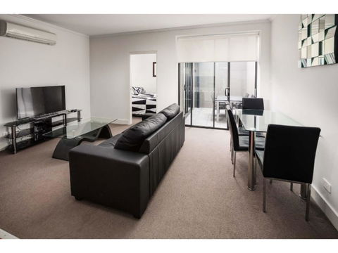 The Star Apartments - Accommodation Gladstone 2
