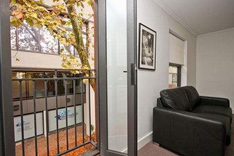 The Star Apartments - Accommodation Gladstone 7