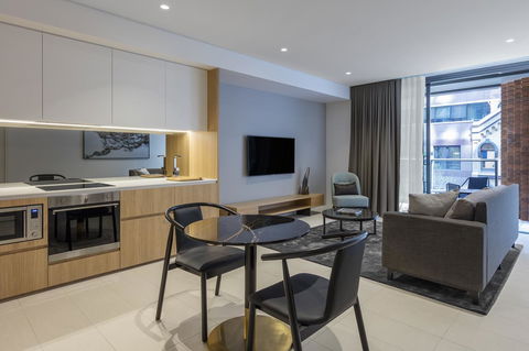 SKYE Suites Sydney - Accommodation Gladstone 17