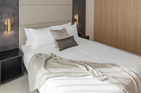 SKYE Suites Sydney - Accommodation Gladstone 15