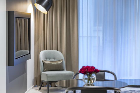 SKYE Suites Sydney - Accommodation Gladstone 11