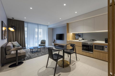 SKYE Suites Sydney - Accommodation Gladstone 22