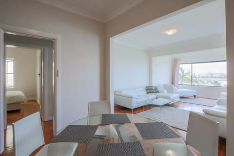 Ultimate Bondi Escape #2 - A Bondi Beach Holiday Home - Accommodation Gladstone 7