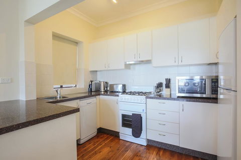 Ultimate Bondi Escape #2 - A Bondi Beach Holiday Home - Accommodation Gladstone 4