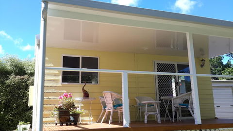 The Best Exotic Magnolia Cottage - Accommodation Gladstone 0