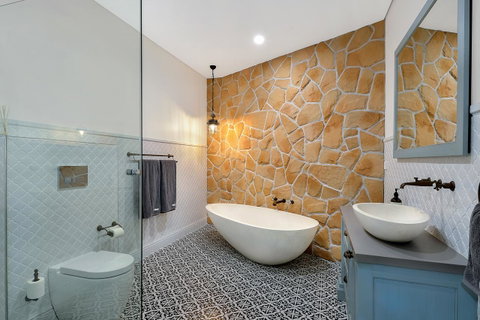 Belle Vue- Penthouse At Black Beach - Accommodation Gladstone 10