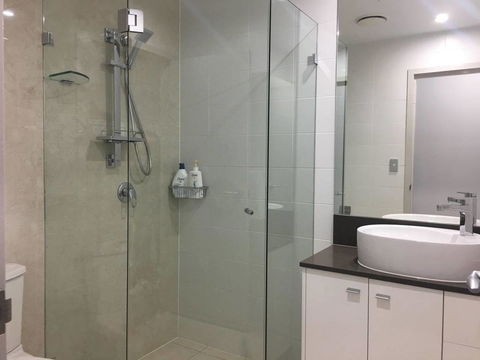 Specious Apartment With 2 Large Bedrooms - Accommodation Gladstone 17