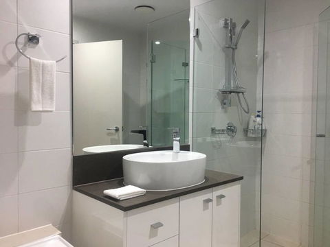 Specious Apartment With 2 Large Bedrooms - Accommodation Gladstone 10