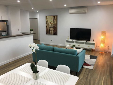 Specious Apartment With 2 Large Bedrooms - Accommodation Gladstone 0