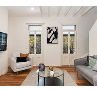 Walk to the city from this renovated heritage gem - Accommodation Gladstone
