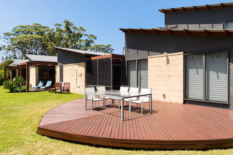 By The Beach B&B Self Contained Apartments - Accommodation Gladstone 2