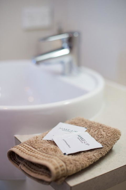 By The Beach B&B Self Contained Apartments - Accommodation Gladstone 11