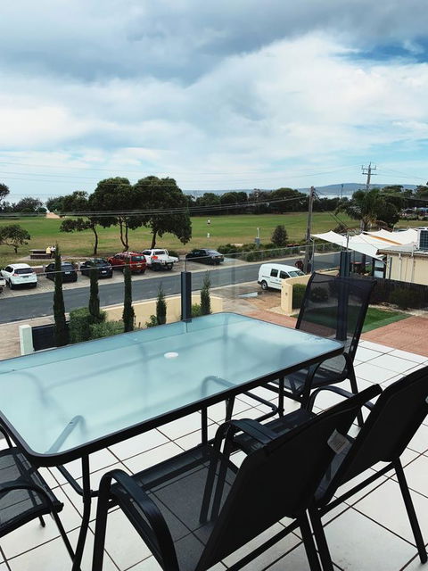 Seachange 3 - Accommodation Gladstone 7