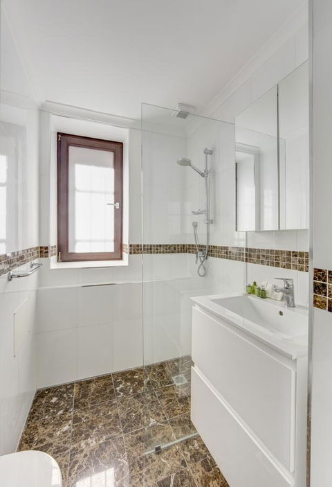 Regents Court Sydney - Accommodation Gladstone 15