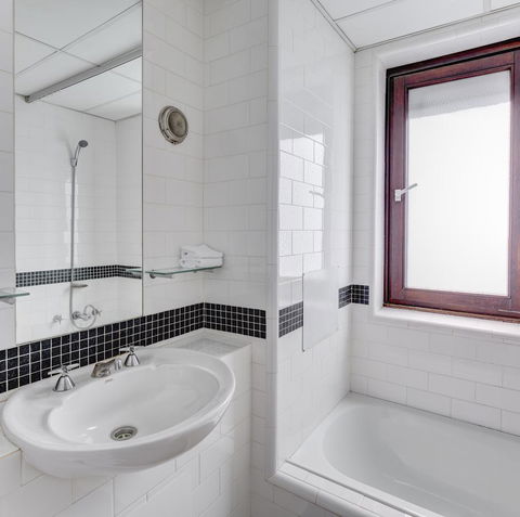 Regents Court Sydney - Accommodation Gladstone 6