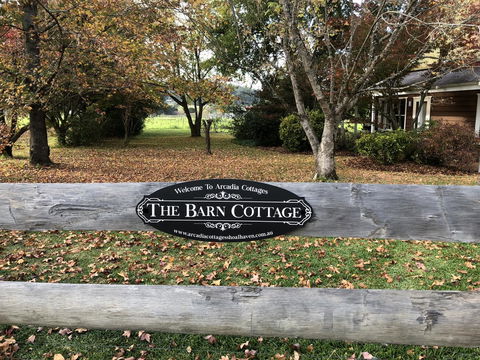 Arcadia - The Barn Cottage & Rosehill Cottage - Accommodation Gladstone 0