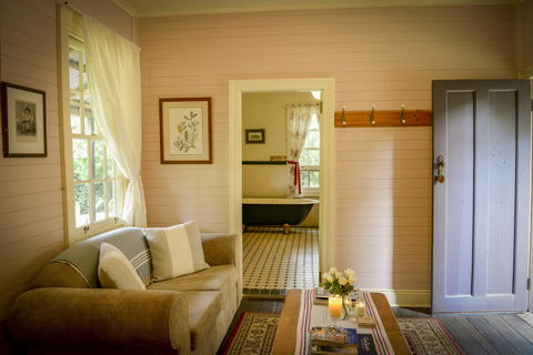 Arcadia - The Barn Cottage & Rosehill Cottage - Accommodation Gladstone 20